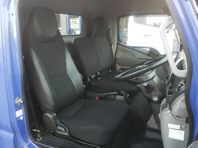 三菱ふそうキャンター平ボディ小型（2t・3t）[写真29]