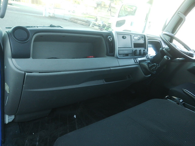 三菱ふそうキャンター平ボディ小型（2t・3t）[写真30]