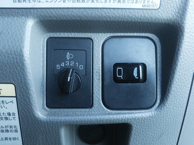 三菱ふそうキャンター平ボディ小型（2t・3t）[写真38]