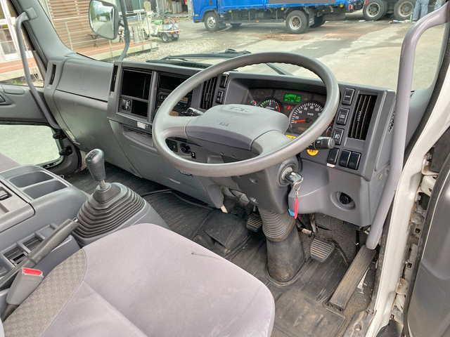 いすゞフォワードクレーン4段増トン（6t・8t）[写真32]