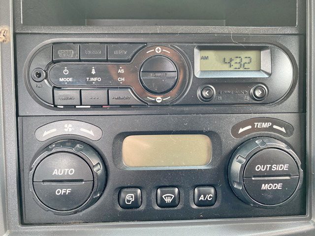 いすゞフォワードクレーン4段増トン（6t・8t）[写真34]