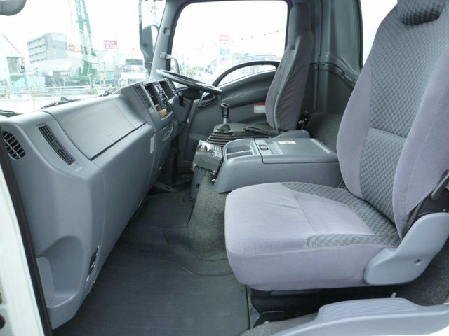 いすゞフォワード冷凍車（冷蔵車）中型（4t）[写真11]