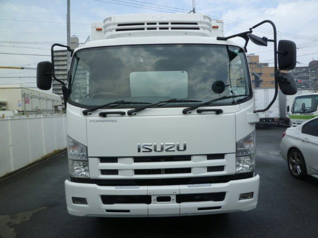 いすゞフォワード冷凍車（冷蔵車）中型（4t）[写真13]