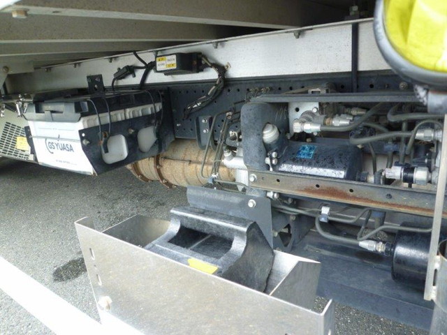 いすゞフォワード冷凍車（冷蔵車）中型（4t）[写真32]