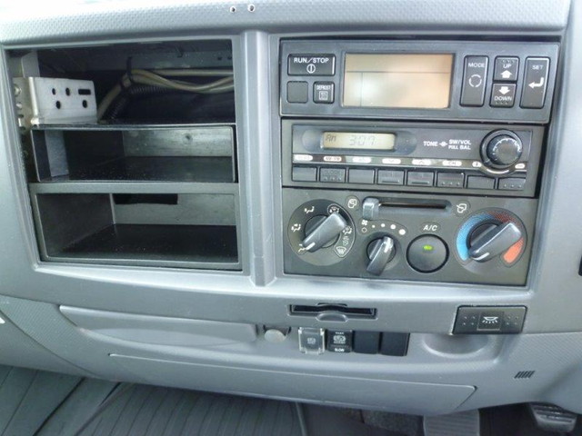 いすゞフォワード冷凍車（冷蔵車）中型（4t）[写真06]