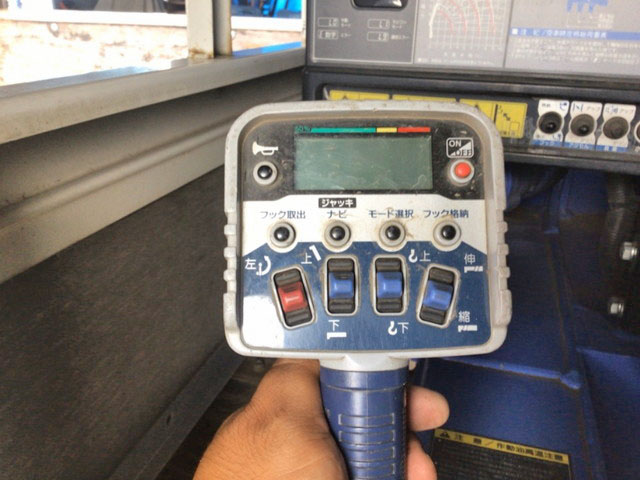 三菱ふそうキャンタークレーン4段小型（2t・3t）[写真10]