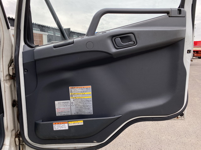 三菱ふそうファイターアルミブロック中型（4t）[写真24]