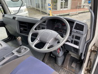 三菱ふそうファイターアルミブロック中型（4t）[写真28]