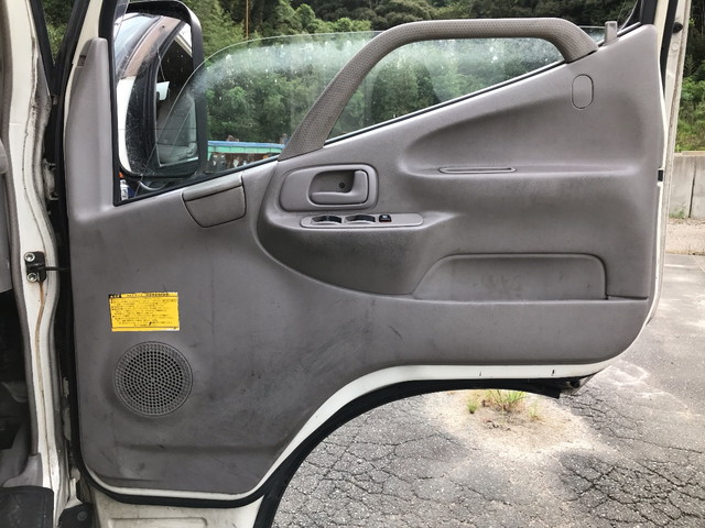日野デュトロパネルバン小型（2t・3t）[写真27]