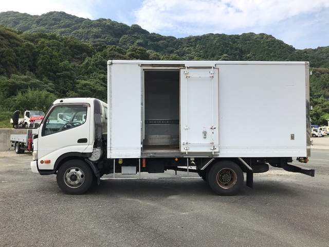 日野デュトロパネルバン小型（2t・3t）[写真06]