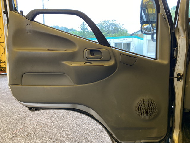 日野デュトロ平ボディ小型（2t・3t）[写真24]