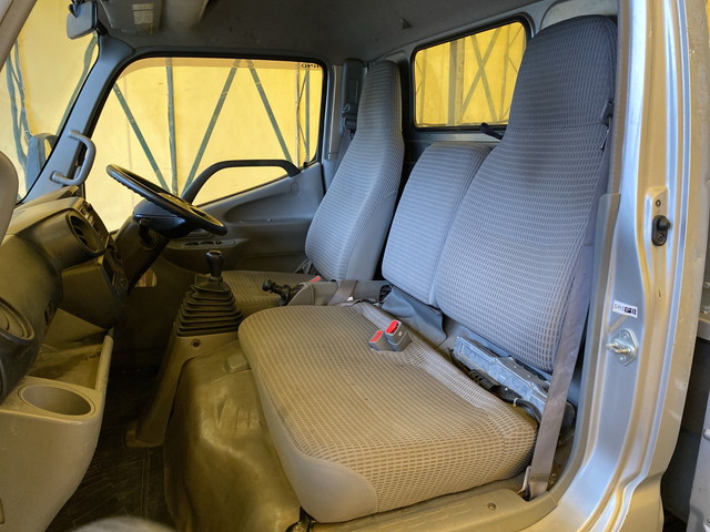 日野デュトロ平ボディ小型（2t・3t）[写真26]