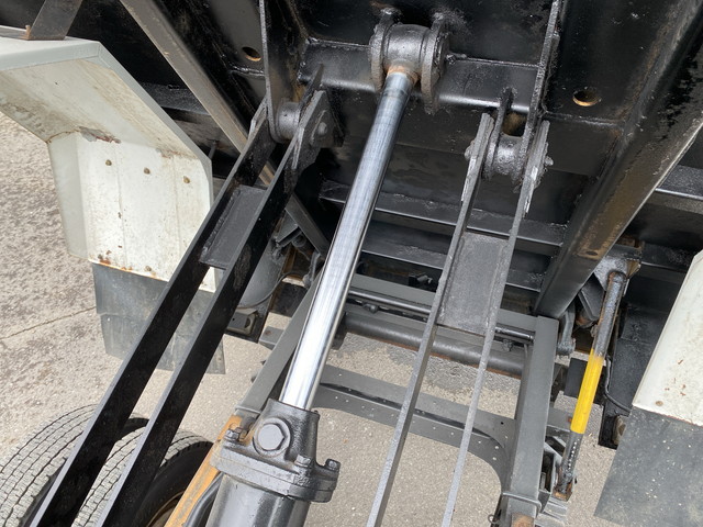 いすゞフォワード深ダンプ（土砂禁ダンプ）中型（4t）[写真15]