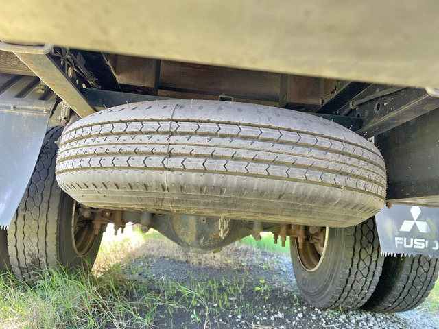 三菱ふそうキャンター平ボディ小型（2t・3t）[写真18]
