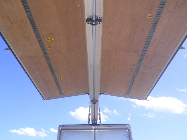 日野レンジャーアルミウイング中型（4t）[写真10]