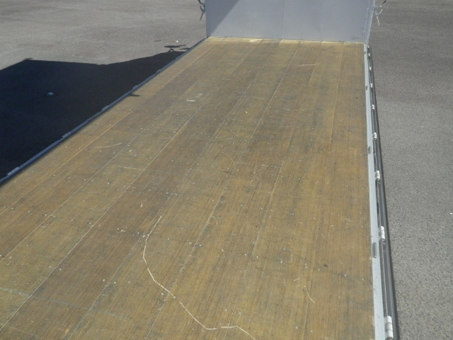 日野レンジャーアルミウイング中型（4t）[写真07]