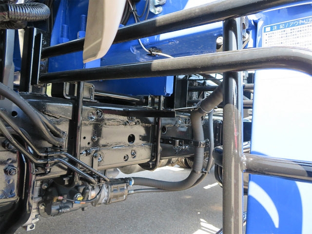 三菱ふそうファイターアームロール増トン（6t・8t）[写真38]