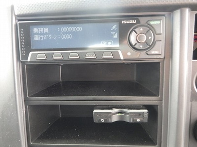 いすゞフォワードアルミウイング中型（4t）[写真16]