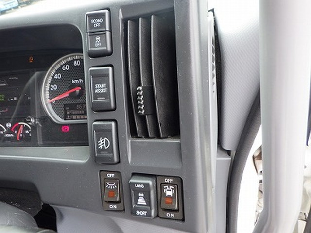 いすゞフォワードアルミウイング中型（4t）[写真18]