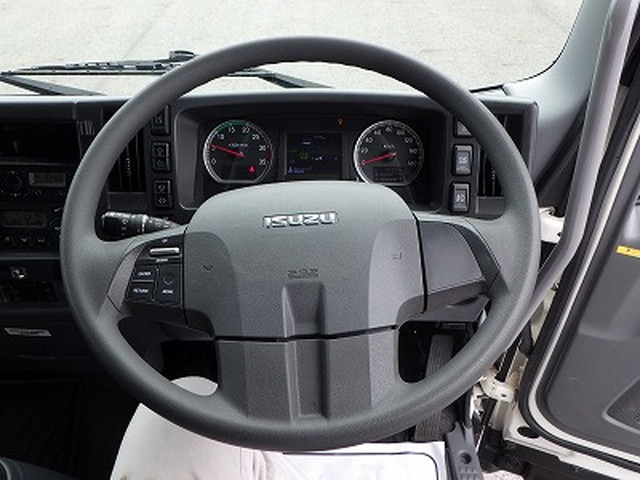 いすゞフォワードアルミウイング中型（4t）[写真20]