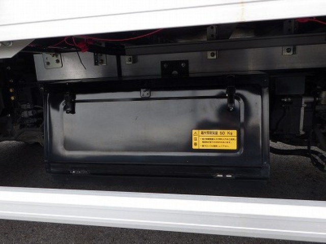 いすゞフォワードアルミウイング中型（4t）[写真28]