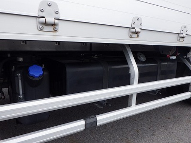 いすゞフォワードアルミウイング中型（4t）[写真29]