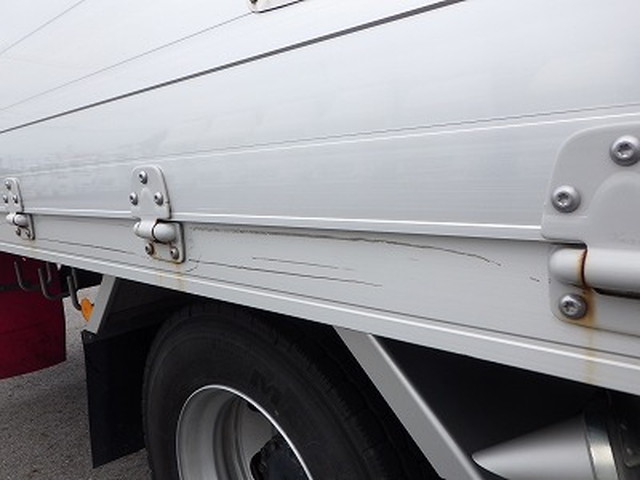 いすゞフォワードアルミウイング中型（4t）[写真30]