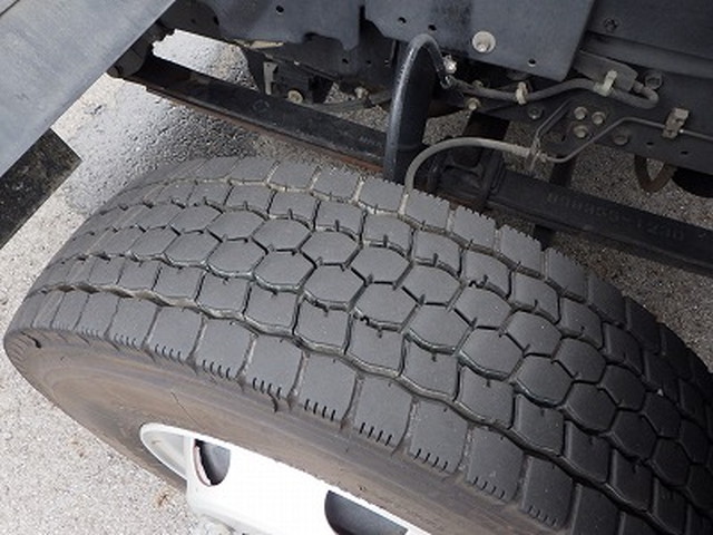 いすゞフォワードアルミウイング中型（4t）[写真35]