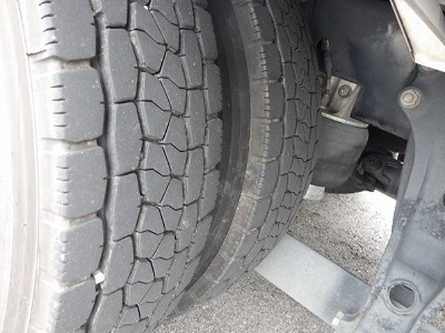 いすゞフォワードアルミウイング中型（4t）[写真36]