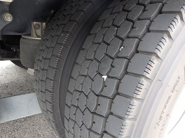 いすゞフォワードアルミウイング中型（4t）[写真37]