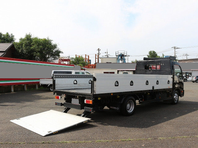 日野デュトロアルミブロック小型（2t・3t）[写真10]