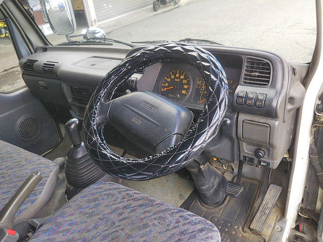 いすゞエルフクレーン付小型（2t・3t）[写真32]