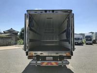 いすゞエルフ冷凍車（冷蔵車）小型（2t・3t）[写真12]