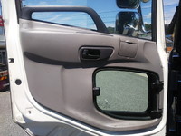 UDトラックスクオントレーラーヘッド（トラクターヘッド）大型（10t）[写真22]