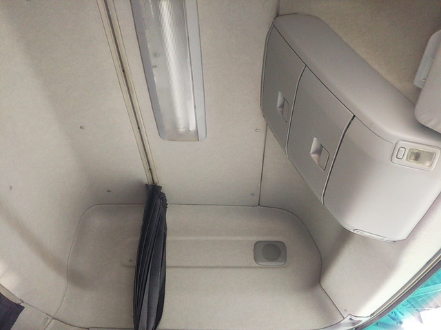 UDトラックスクオントレーラーヘッド（トラクターヘッド）大型（10t）[写真29]