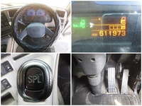 UDトラックスクオントレーラーヘッド（トラクターヘッド）大型（10t）[写真30]