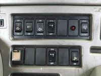 UDトラックスクオントレーラーヘッド（トラクターヘッド）大型（10t）[写真36]