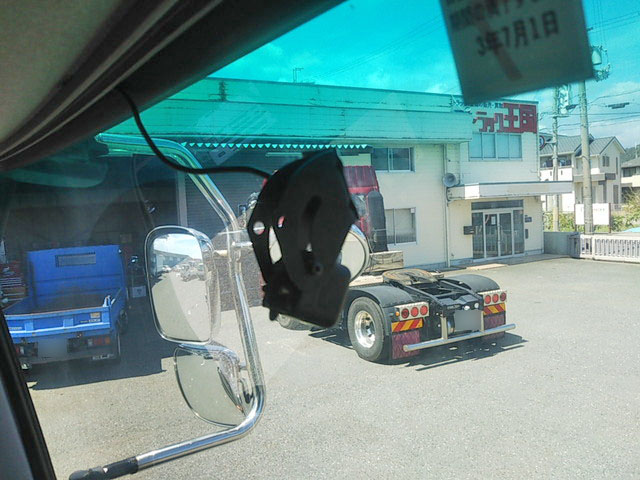 UDトラックスクオントレーラーヘッド（トラクターヘッド）大型（10t）[写真37]