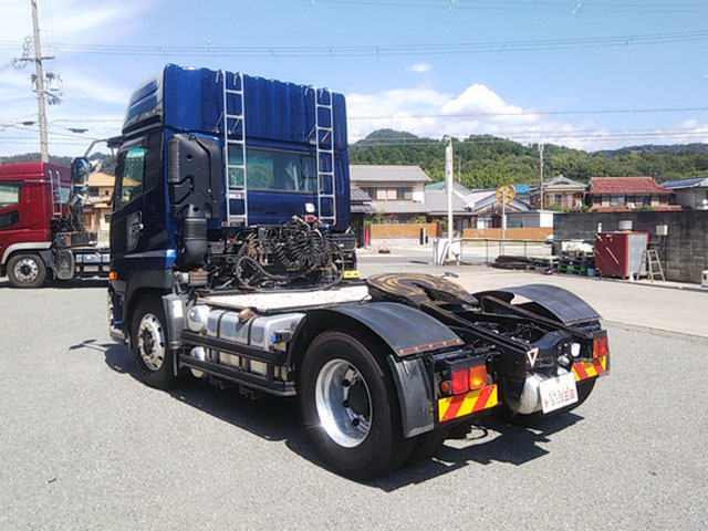 UDトラックスクオントレーラーヘッド（トラクターヘッド）大型（10t）[写真04]