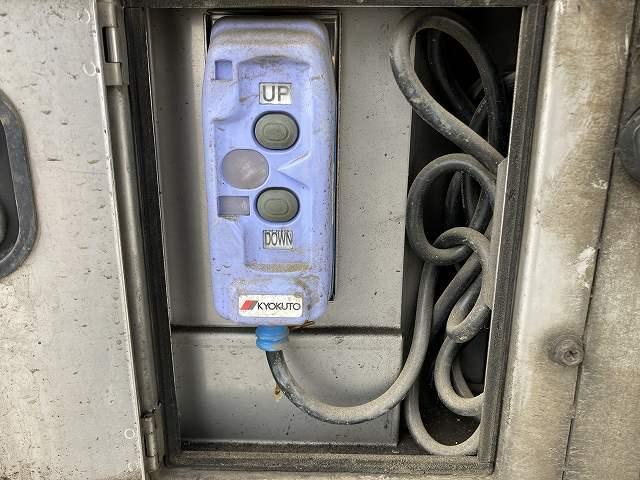 三菱ふそうキャンターダブルキャブ（Wキャブ）小型（2t・3t）[写真31]