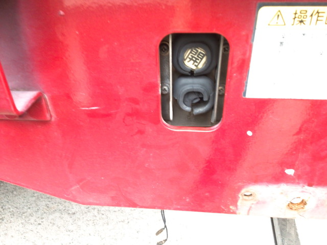 UDトラックスクオンアルミウイング大型（10t）[写真18]