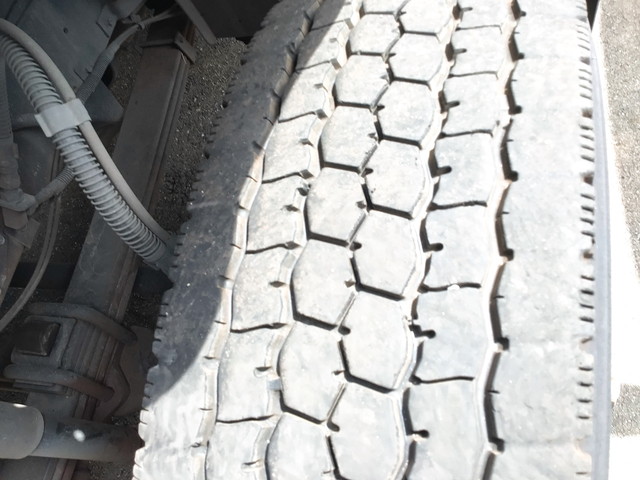 UDトラックスクオンアルミウイング大型（10t）[写真23]