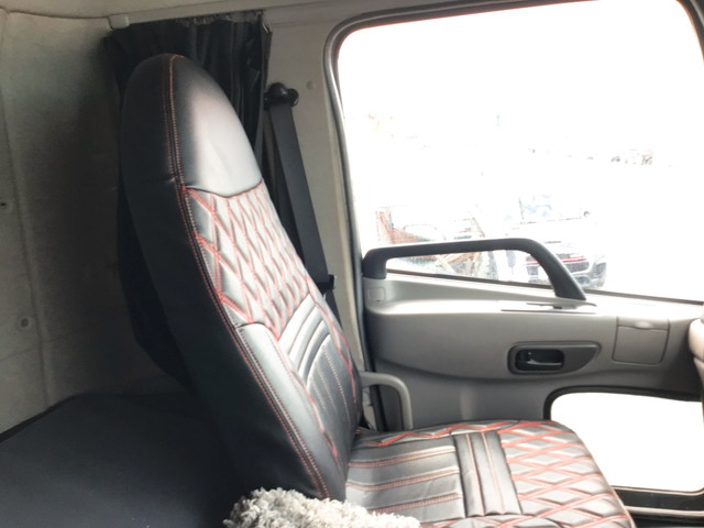 UDトラックスクオンアルミウイング大型（10t）[写真28]