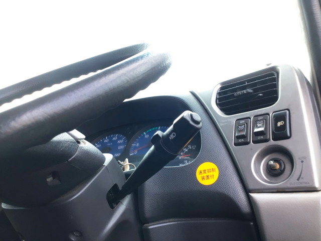 UDトラックスクオンアルミウイング大型（10t）[写真29]