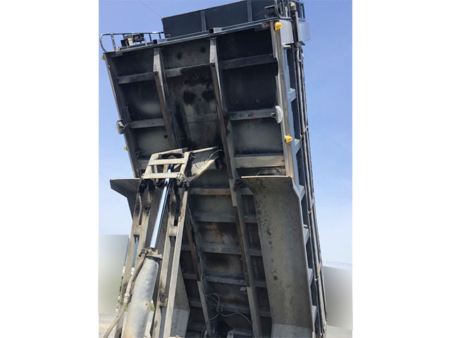 UDトラックスビッグサムダンプ大型（10t）[写真11]