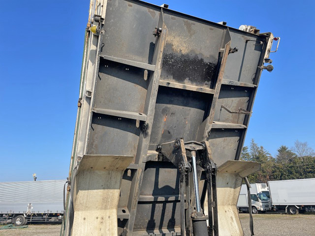 UDトラックスコンドルダンプ中型（4t）[写真16]