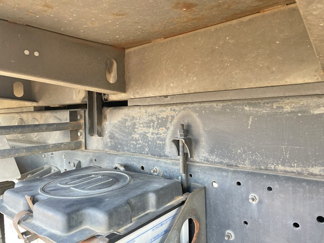 UDトラックスコンドルダンプ中型（4t）[写真23]