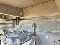 UDトラックスコンドルダンプ中型（4t）[写真23]