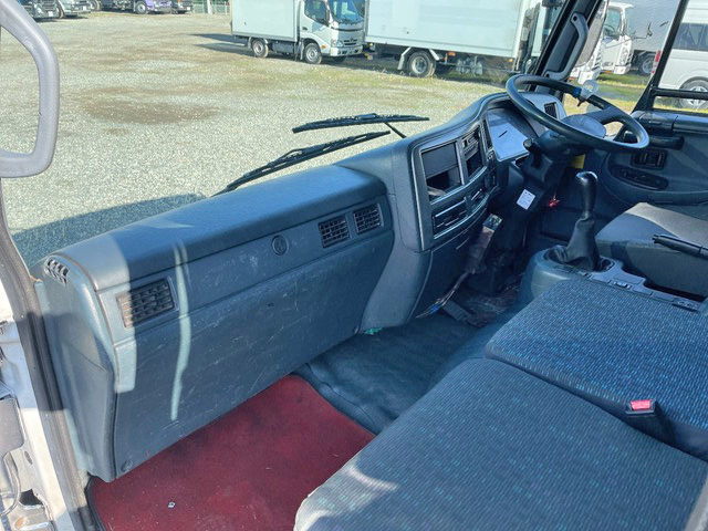 UDトラックスコンドルダンプ中型（4t）[写真31]