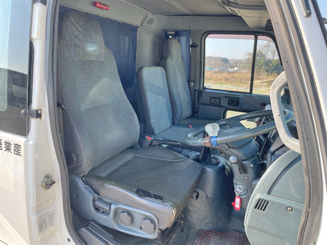 UDトラックスコンドルダンプ中型（4t）[写真34]